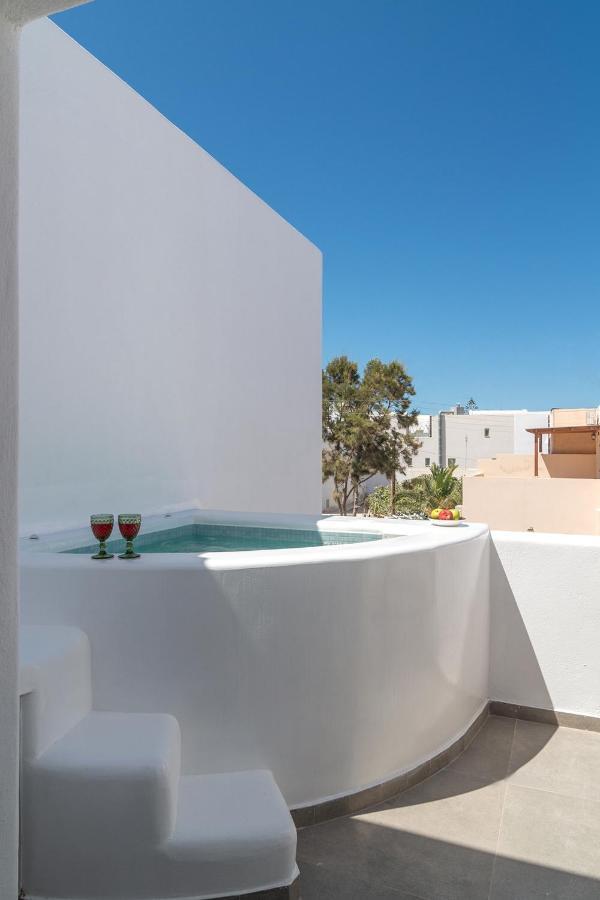 Dolce Suites Kamári Esterno foto